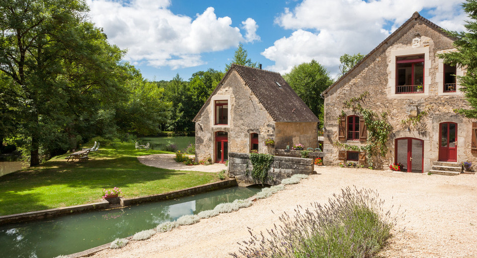 Seen from the barn: the cottage and the main house